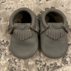 Freshly Picked Moccs Size 1, Grey
